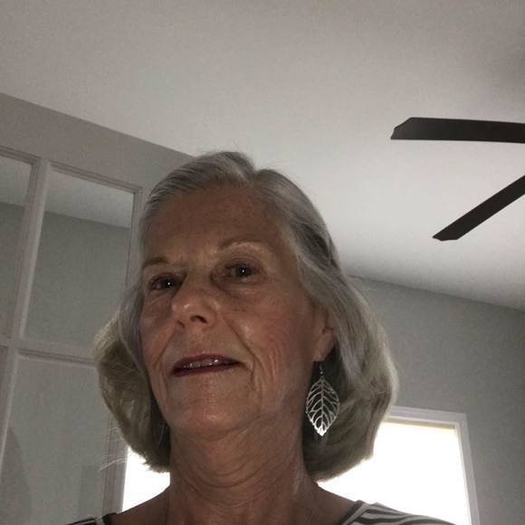 Meet your Posher, Andrea - Picture 1 of 1